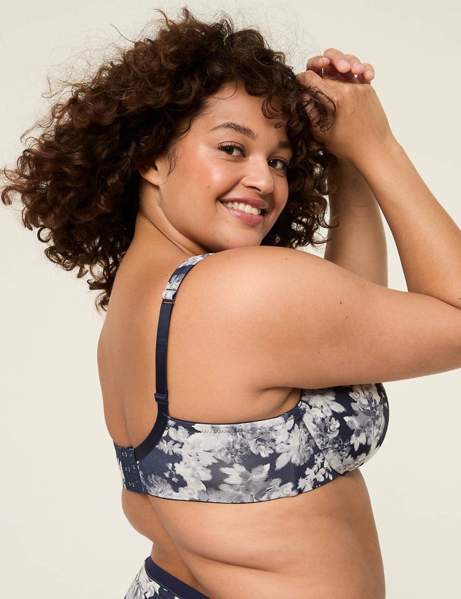 Smooth Lightly Lined Full Coverage Bra - Image 3