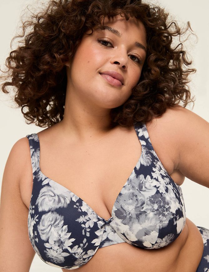 Smooth Lightly Lined Full Coverage Bra - Image 4