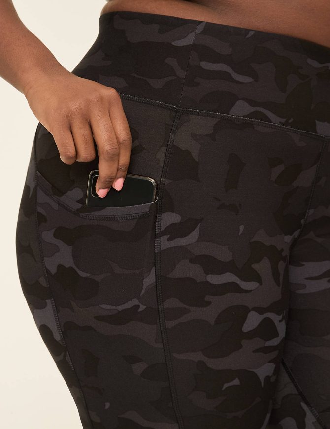 LIVI High-Rise Wicking 7/8 Legging - Image 4