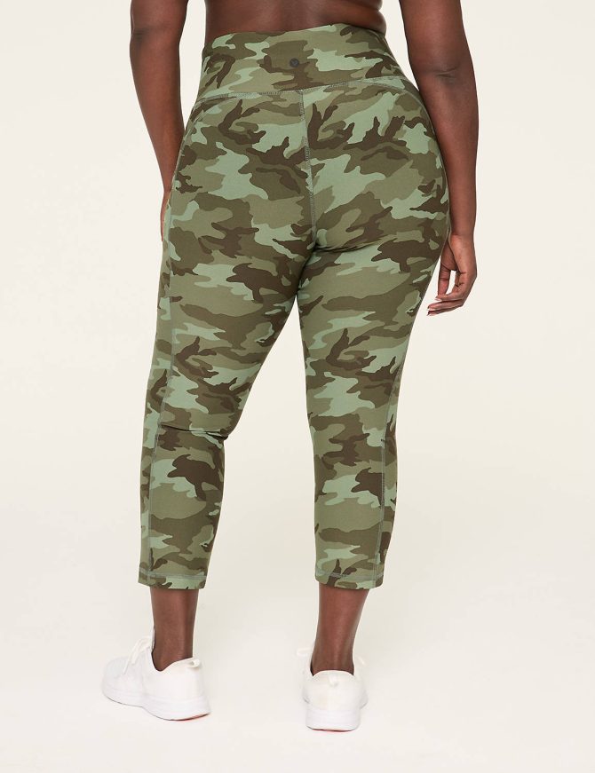 LIVI High-Rise Wicking Capri Legging - Image 6
