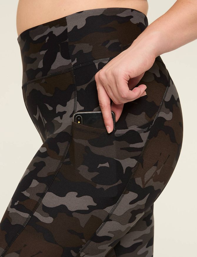 LIVI High-Rise Wicking 7/8 Legging - Image 4