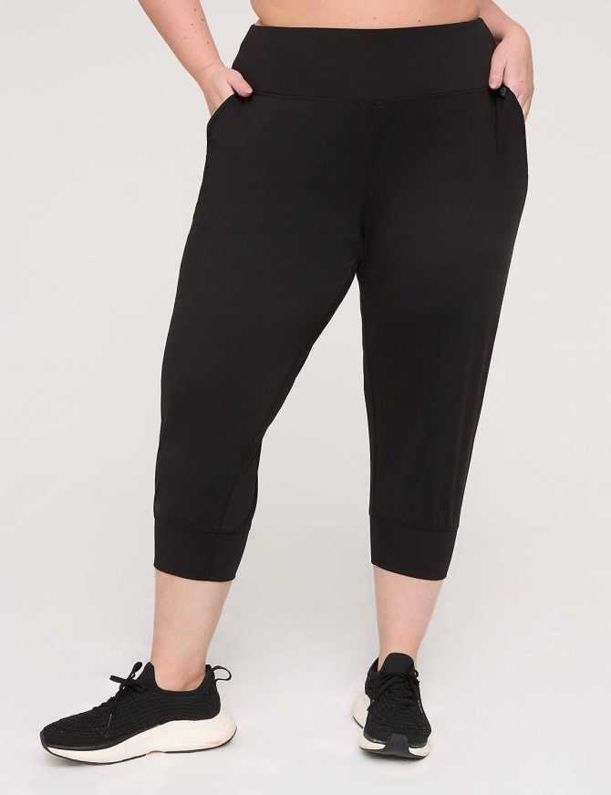 LIVI Soft Capri Jogger - Image 4