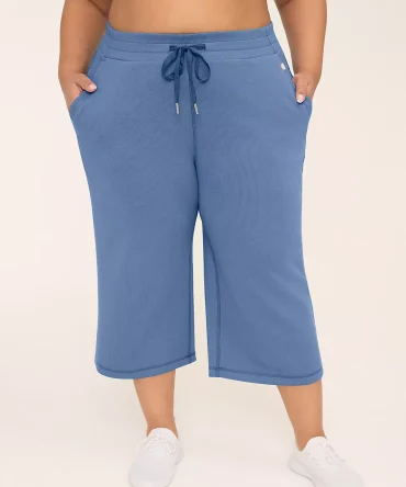 LIVI Ribbed Journey Relaxed Straight Capri