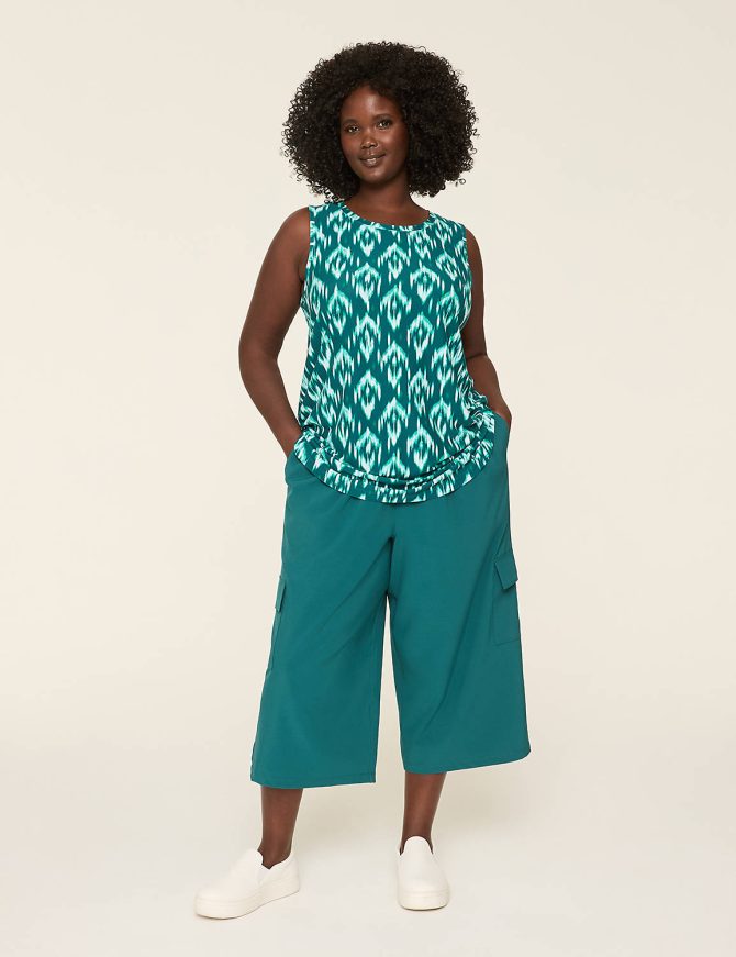 LIVI Stretch Woven Capri Cargo Pant - Image 3